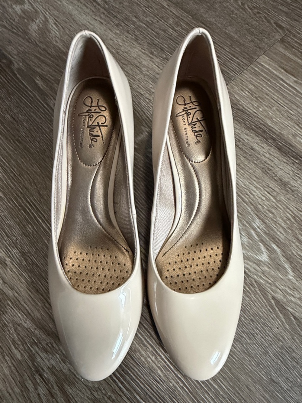 Life Stride Beige Patent Round-Toe Pumps